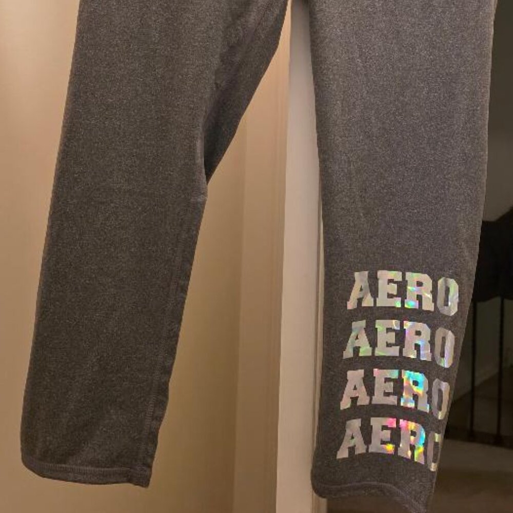 Aeropostale Sport High-Rise Capri Leggings - NWT - Size L